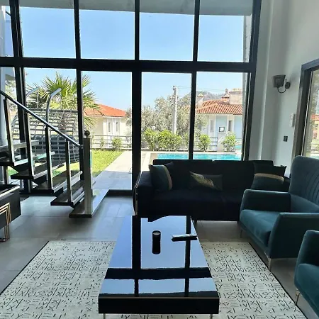 Turuncta Ozel Havuzlu Luks Villa Marin 2