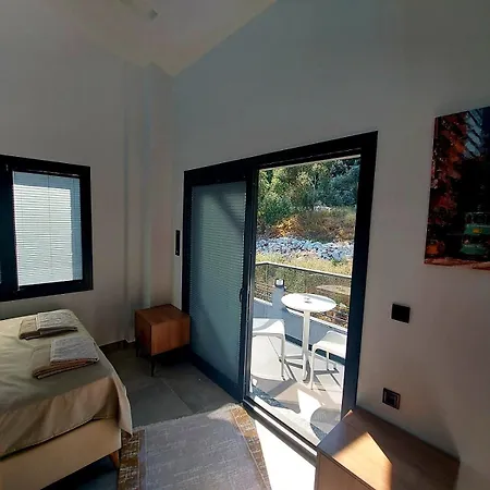 Turuncta Ozel Havuzlu Luks Marin 2