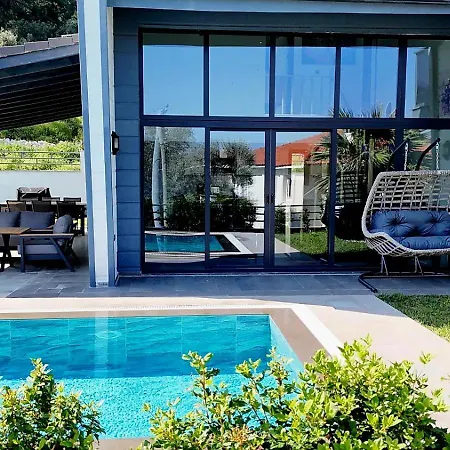 Vilă Turuncta Ozel Havuzlu Luks Marin 2 Marmaris