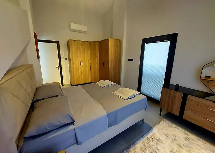 Turuncta Ozel Havuzlu Luks Marın 2