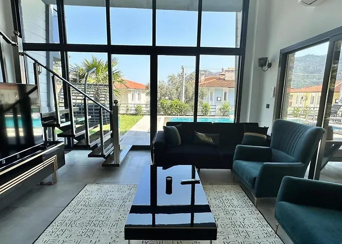 Turuncta Ozel Havuzlu Luks Marın 2