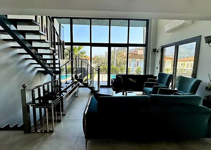 Turuncta Ozel Havuzlu Luks Marin 2 *