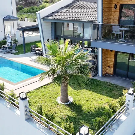 Villa Turuncta Ozel Havuzlu Luks Marin 2 *