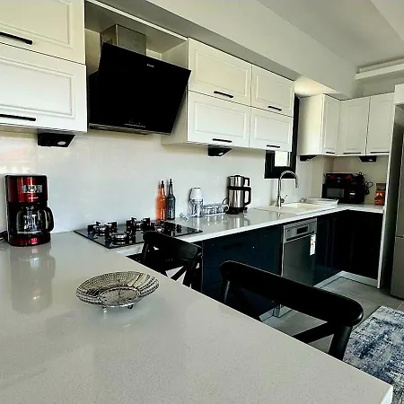 Turuncta Ozel Havuzlu Luks Marin 2