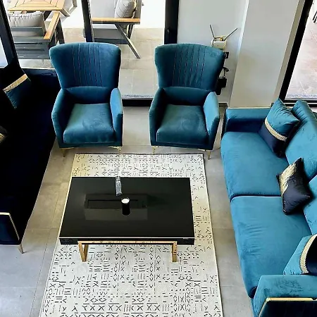 Turuncta Ozel Havuzlu Luks Marin 2 マルマリス