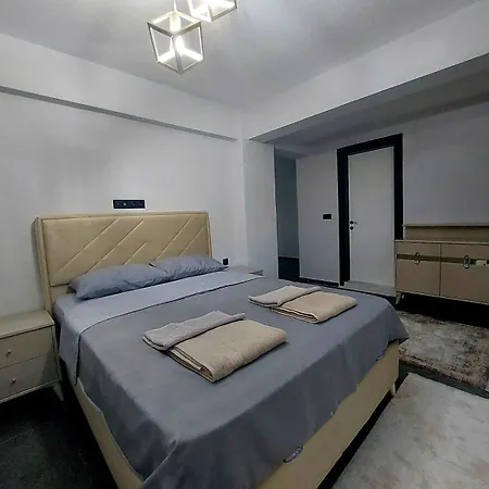 Turuncta Ozel Havuzlu Luks Marin 2