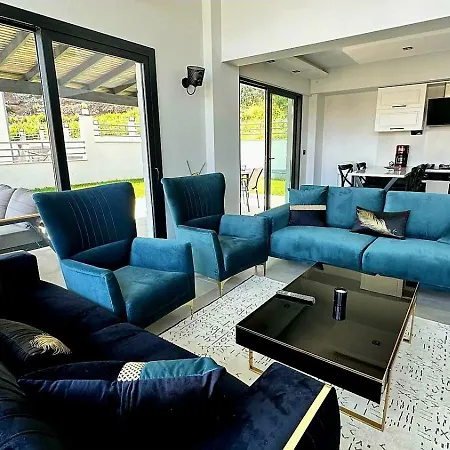 Turuncta Ozel Havuzlu Luks Marin 2 ヴィラ