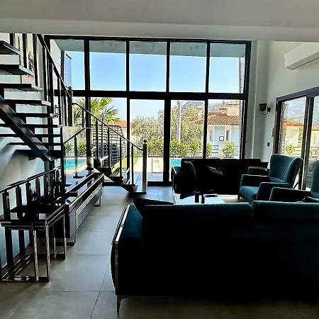 Turuncta Ozel Havuzlu Luks Marin 2 *