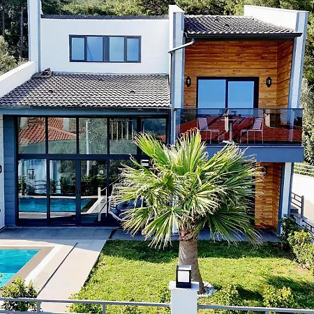 Villa Turuncta Ozel Havuzlu Luks Marin 2