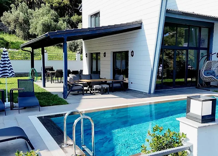 Turuncta Ozel Havuzlu Luks Marin 2 Marmaris